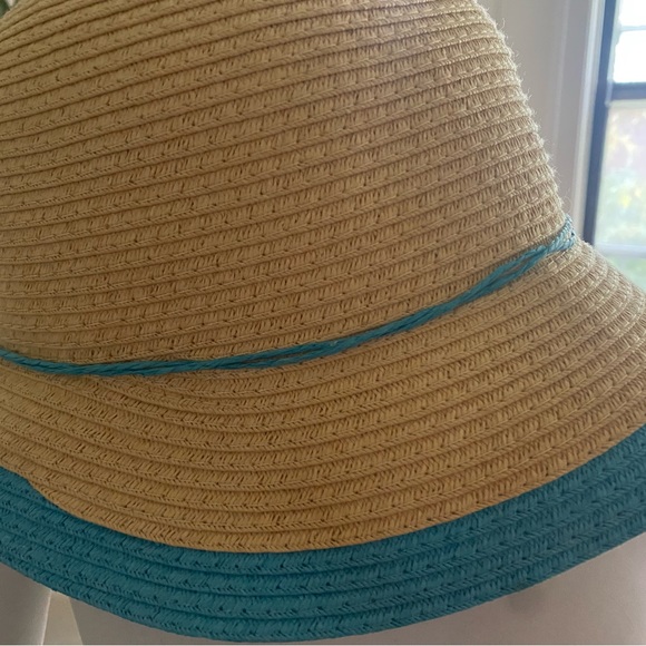 Beach hat - Picture 4 of 4